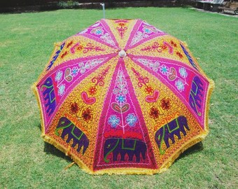 Unique Suzani Broderie Flower Design Patio Umbrella, parasol de fête, Parasol de plage, beau parapluie fait à la main, décorations d’événements de luxe