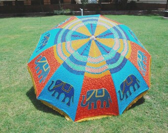 Rajasthani Elephants Fait à la main lourd bloc imprimé Design Beau parapluie de jardin, parasol de fête, parasol de plage, décorations d'événements de luxe