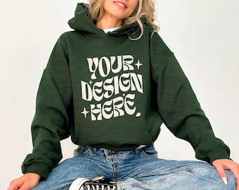 Maqueta de Gildan 18500 Maqueta de sudadera con capucha Gildan verde bosque Maqueta de sudadera Modelo Gildan verde bosque 18500 Maqueta de sudadera con capucha Gildan Studios