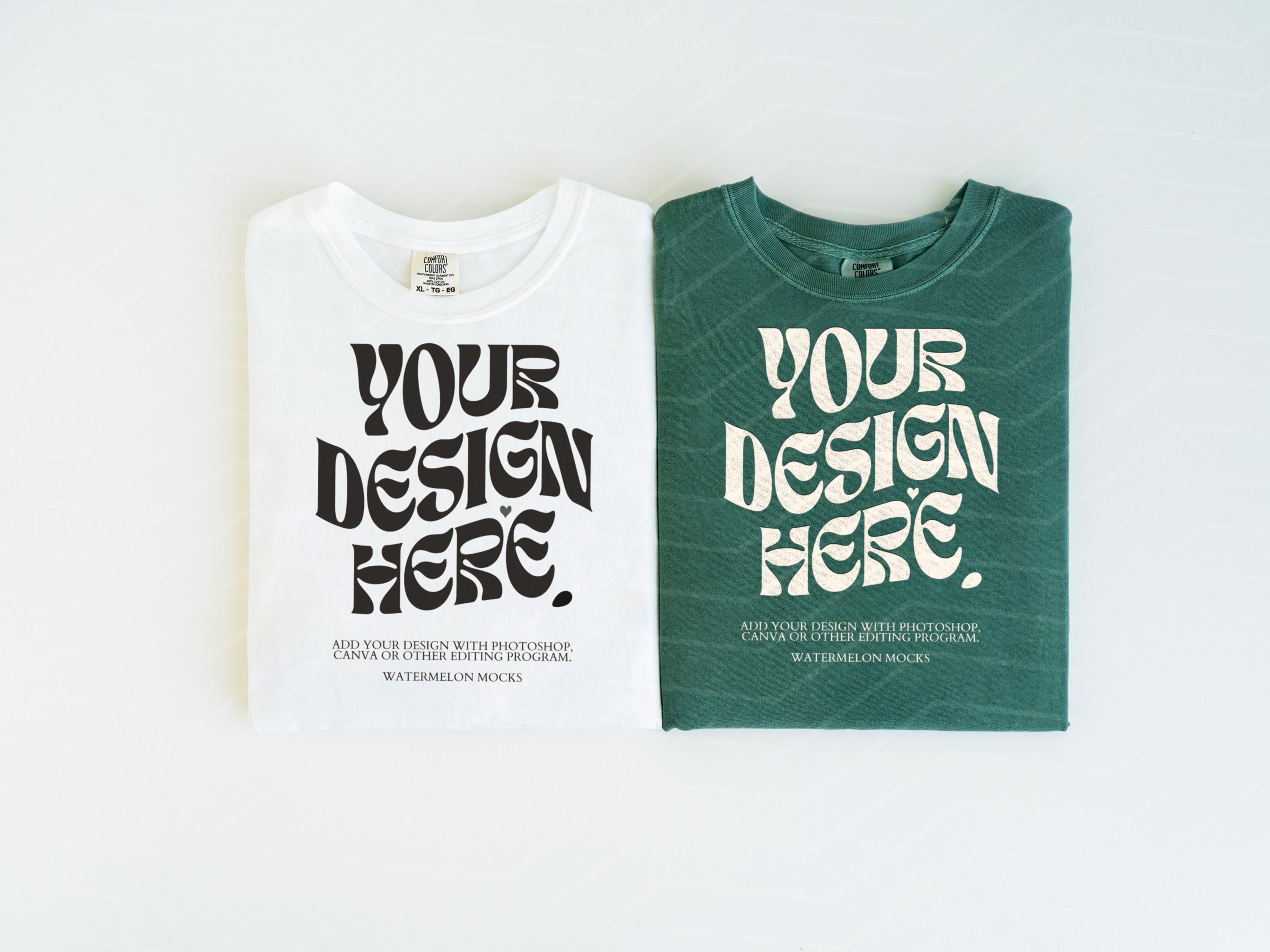 Paar Mockup Comfort Colors 1717 Mockup Weiß Hellgrün Mockup Comfort Colors Tshirt C1717 gefaltetes Hemd Mock up flach liegend Freunde Mockup
