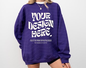 Maqueta de sudadera morada Gildan 18000 Maqueta de sudadera morada Maqueta de sudadera morada de cuello redondo morado de gran tamaño Modelo 18000 Maqueta de Gildan morado Maqueta de moda G180