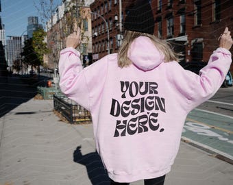 Maqueta de sudadera con capucha rosa claro Gildan 18500 con espalda, maqueta de gran tamaño con estampado en la espalda, maqueta de sudadera con capucha rosa claro 18500 Gildan Street