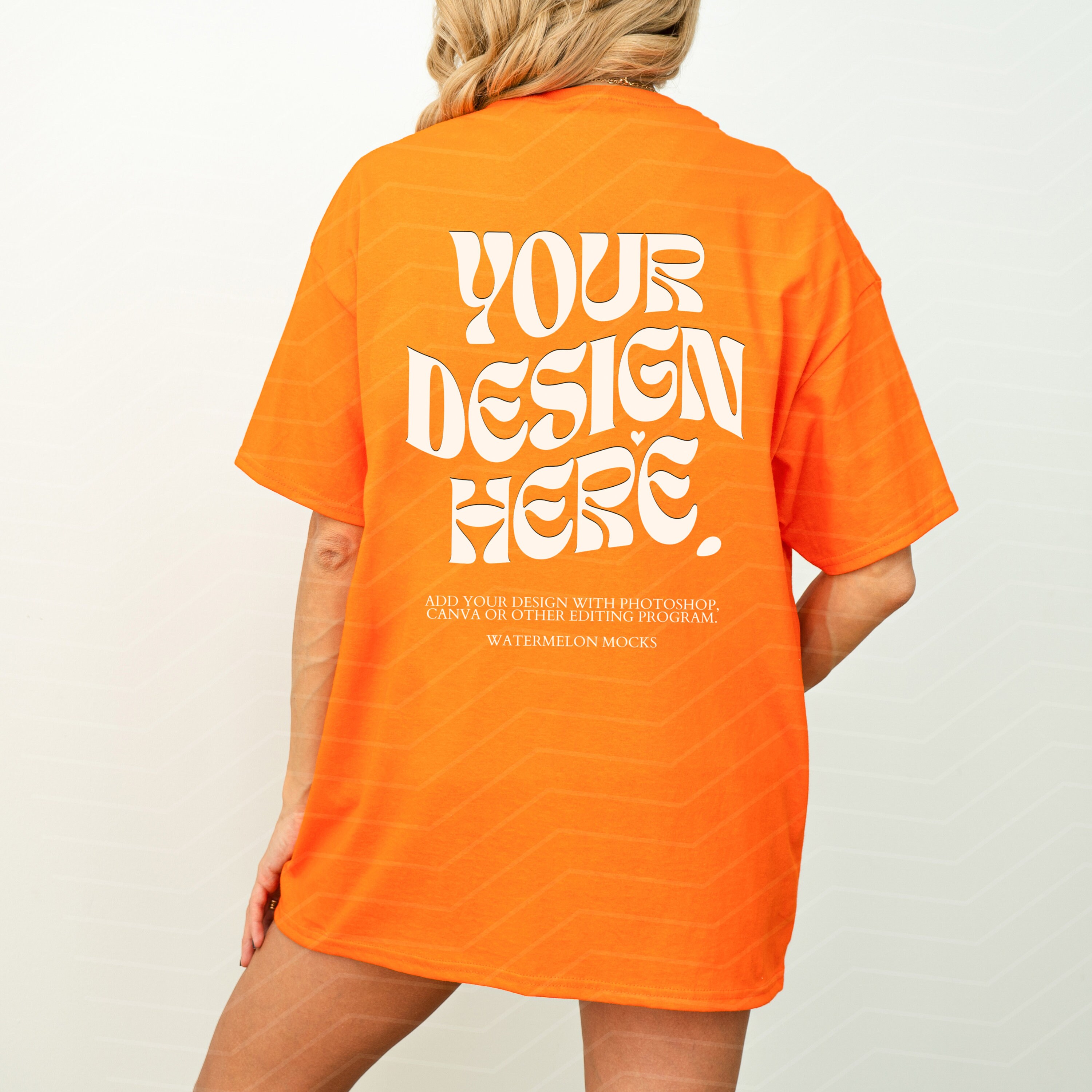 Gildan 5000 オレンジセーフティTシャツ背面モックアップ 5000 シャツ