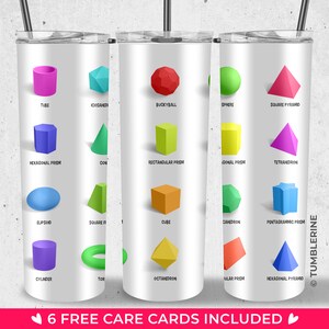 Może przedstawiać: Trzy kubki ze stali nierdzewnej z białym tłem i kolorowymi kształtami geometrycznymi. Każdy kubek zawiera inny zestaw 10 kształtów geometrycznych z ich nazwami wydrukowanymi poniżej. Kubki są oznaczone "Tumblerine".