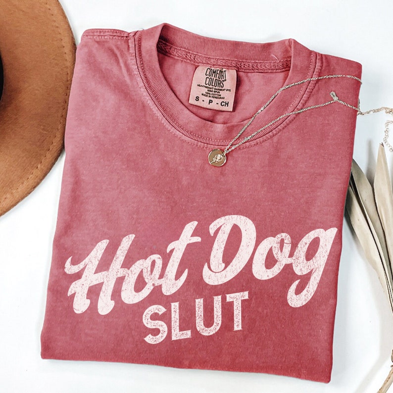 Camiseta Hot Dog Slut Comfort Colors, Camiseta para amantes de los hot dogs, Camiseta Glizzy, Camisetas de regalo con temática de hot dogs que van a tope, Camiseta del Día del Hot Dog, Camiseta Hotdog Women Crimson