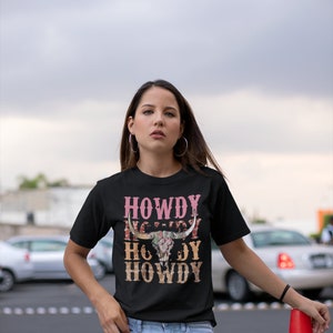 Howdy T-Shirt, Western Cow Skull Top, Rancher Shirts, Rustic Country Apparel, Southern Charm Tee, Rodeo Style Shirt