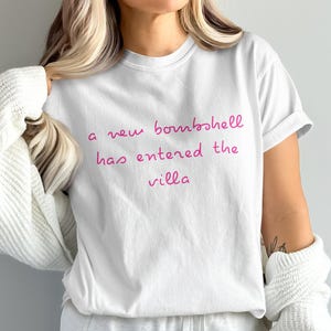 Love Island-T-shirt, Love Island Quotes Comfort Colors-T-shirt, A New Bombshell Has Entered The Villa, grappig Love Island-citaatshirt