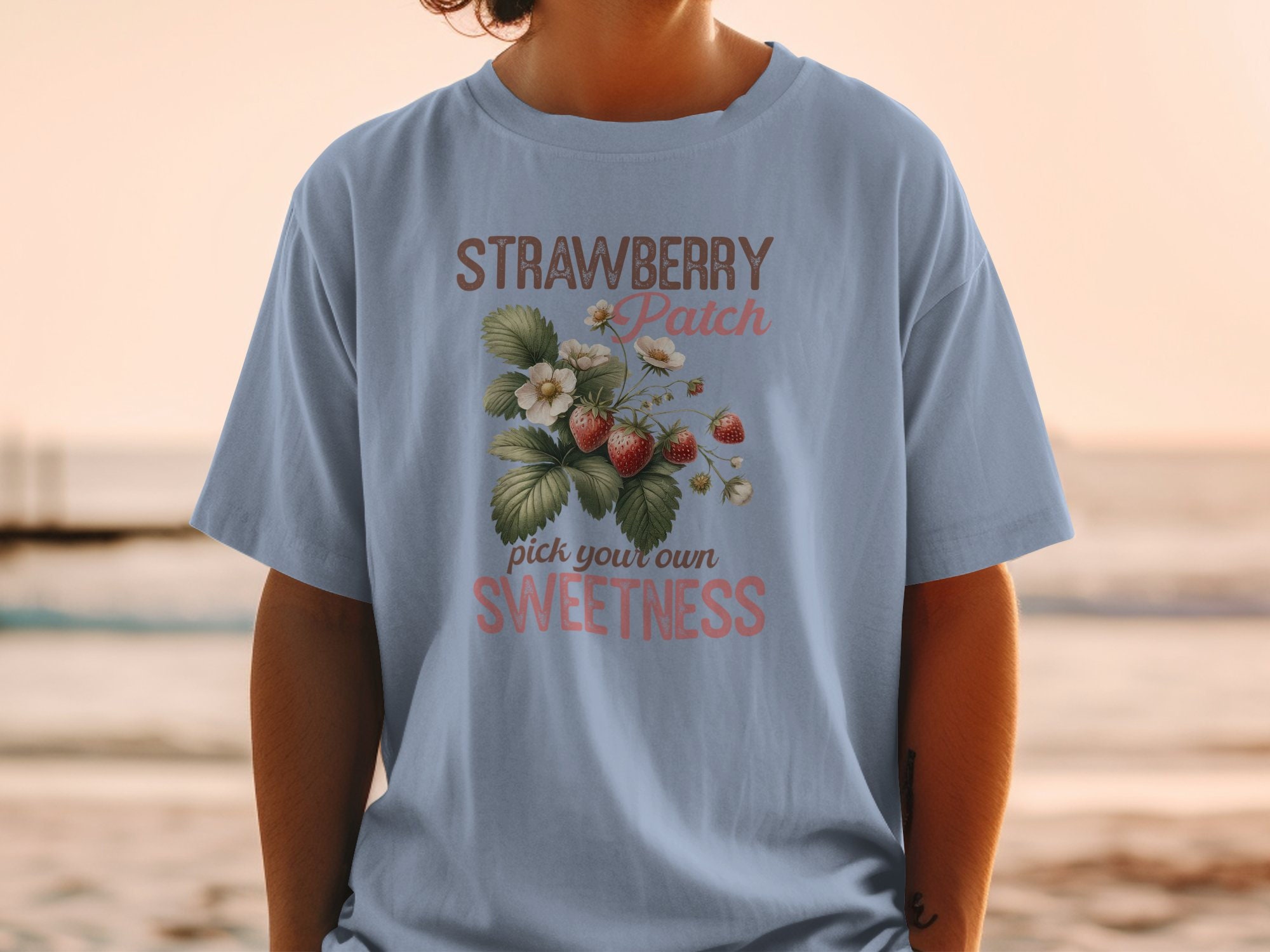トップス R&D.M.Co- HAND PICKED STRAWBERRY TEE Amazon.com: Strawberry Patch Pick Your Own Sweetness T-Shirt