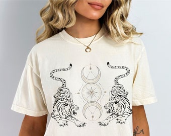 Vintage Tiger Graphic Tee: Comfort Colors Oversized T-Shirt