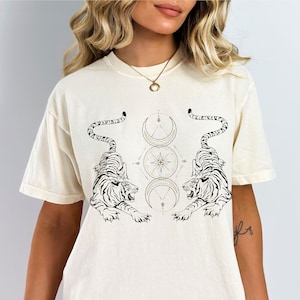 Comfort Colors Vintage Tiger Shirt, Tiger T-Shirt, Tiger Graphic Tee, Oversized T-Shirt, Tiger Tee, Year of the Tiger