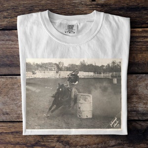 Cowgirl Vintage Grapic Tee, Vintage Shirt, Classic TShirt, Graphic Unisex Shirt, Graphic Tee, Comfort Colors, Oversized TShirt, Cowboy Tee