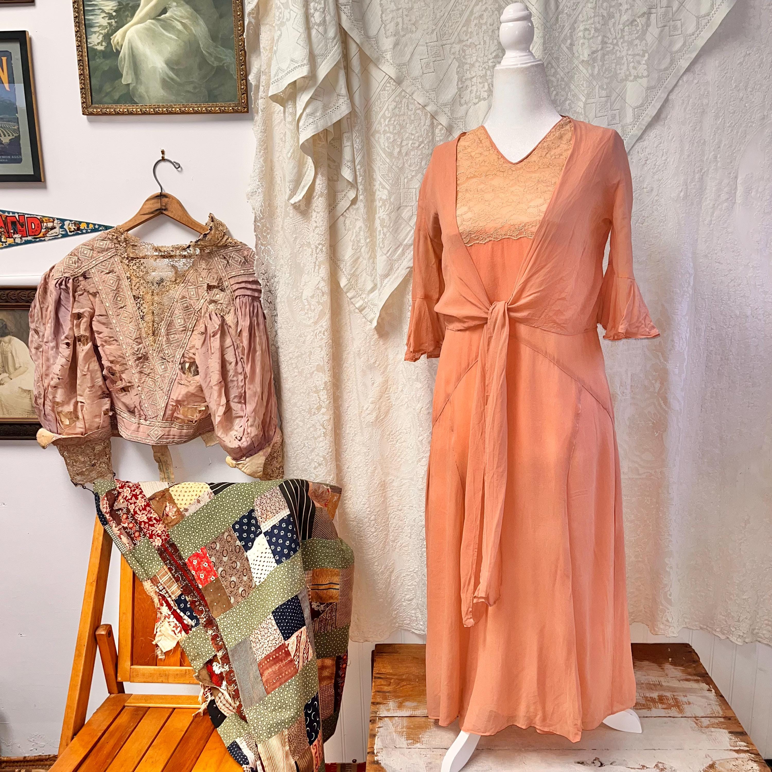 1930 silk slip - Etsy 日本 1930年代 フランス製 ヴィンテージ ピンク