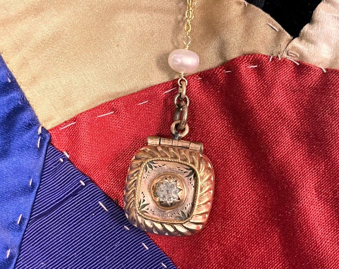 Antique Locket Necklace - Late 1800's - Early 1900's Engraved Locket W ...