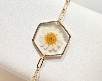 Real Pressed Daisy Bracelet: 14k Gold Paperclip Chain, April Birth Flower