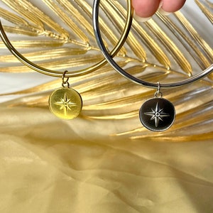 Stainless steel bangle round star charm bangle cheap trendy gold and silver color fashionable charm bracelet bangle resists water