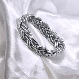 Fine twisted braided Buddhist bangle cheap trendy silver color fashionable bangle bracelet water resistant Buddhist bangles Jonc tressé