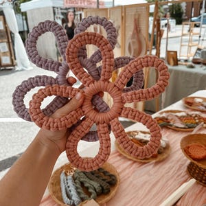 Kwiat makramy | Ozdoba ścienna w stylu boho | Pokój dziecięcy w stylu boho