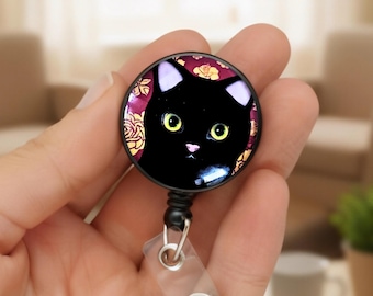 Portabadge a forma di gatto nero: regalo ideale per infermieri, tecnici veterinari e amanti dei gatti.