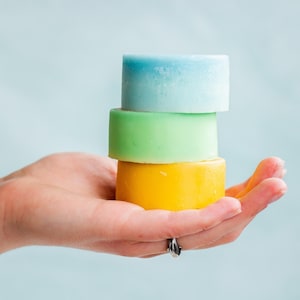 Barra acondicionadora sólida / Todo tipo de cabello, Cabello rizado, Cabello fino / Color seguro, Cero residuos, Sin plástico, Vegano, Sin aceite de palma, Sin crueldad