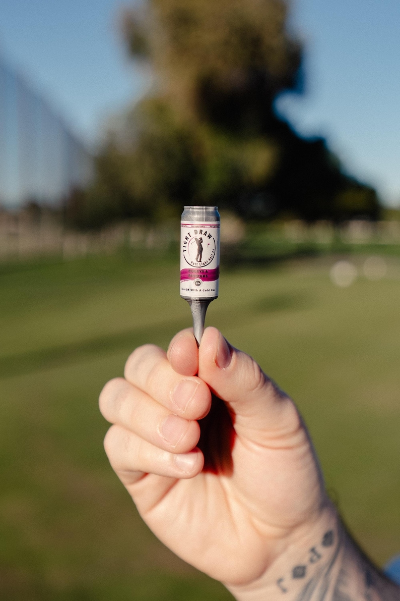 Set di tee da golf a forma di lattina di birra - Idee regalo natalizie a tema golf, regali divertenti per uomini, regalo per il Secret Santa, accessori da golf originali immagine 7