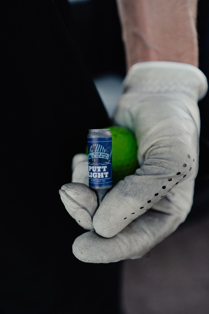 Set di tee da golf a forma di lattina di birra - Idee regalo natalizie a tema golf, regali divertenti per uomini, regalo per il Secret Santa, accessori da golf originali immagine 9