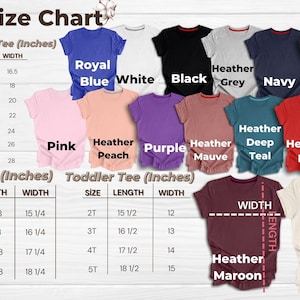 Pu&ograve; includere: Tabella delle taglie per t-shirt unisex per adulti, bambini e neonati. La tabella mostra la taglia, la lunghezza e la larghezza in pollici per ogni taglia. La tabella mostra anche le opzioni di colore per ogni taglia, tra cui blu reale, bianco, nero, grigio melange, blu navy, grigio scuro, rosa, pesca melange, viola, malva melange, verde acqua melange, rosso melange, verde kelly, bordeaux melange e naturale.