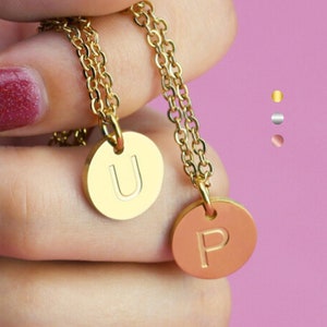 Collar con inicial, collar con letra, collar de oro, collar con nombre personalizado, regalos para esposa, regalos para mamá, regalo de cumpleaños para mamá y San Valentín.