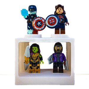 Vit Minifig-displayhylla | Montera den. Visa upp den. Bygg med den. | KOMPATIBEL MED LEGO Classic-klossar och minifigurer
