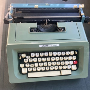 Olivetti Studio 46 typewriter