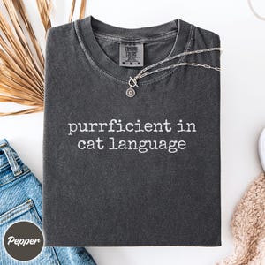T-shirt confortable couleurs langage félin, tenue d'humour de programmeur, cadeau drôle de chat informatique, haut d'ingénieur logiciel