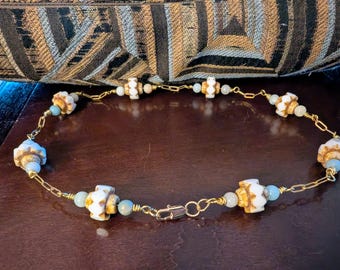 Collier fait main en verre tchèque orné d'amazonite, 50 cm de long
