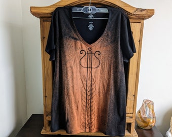 T-shirt « lyre » avec impression inversée (objet en métal orné), L pour femmes. Unique en son genre !