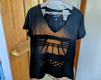 Unique, one-of-a-kind milk crate shadow impression t-shirt, women's M