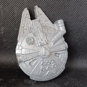 WDW スターウォーズ ファルコン型 マグネット WDW スターウォーズファルコン型 マグネット｜Yahoo!フリマ（旧