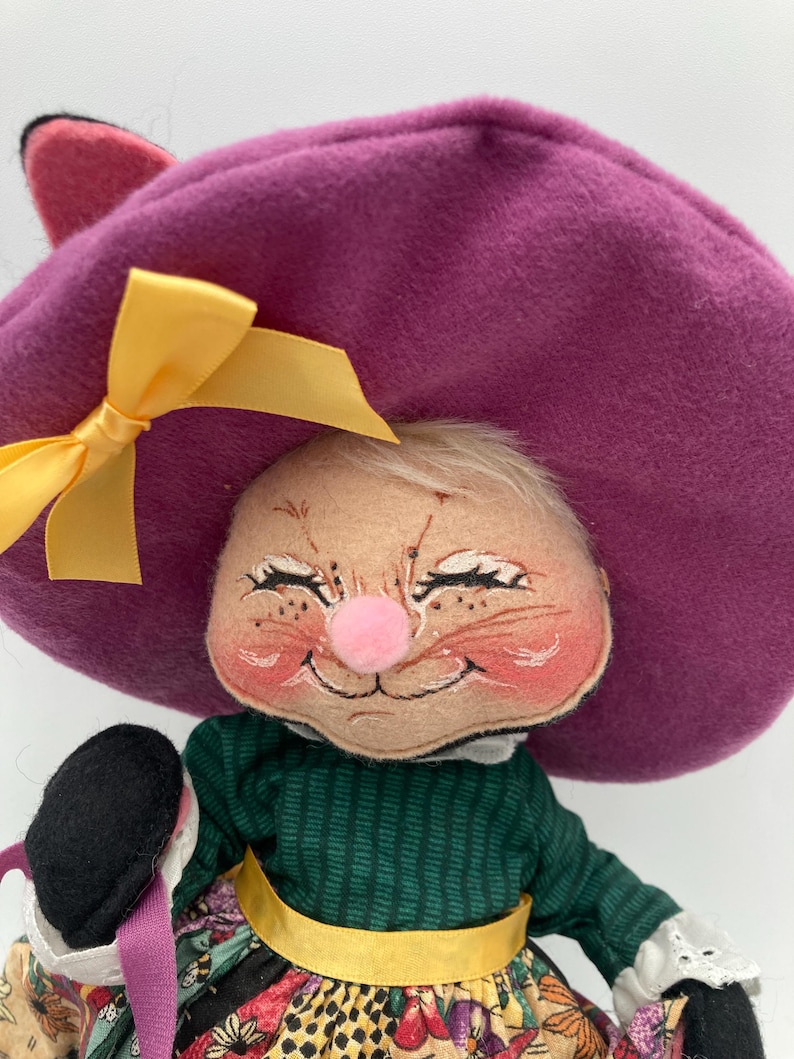 Annalee Victor and Victoria Bunny Dolls Easter Bunny Dolls Mobiltree Meredith NH 1998 12” tall w/ Tags (See Description) image 10