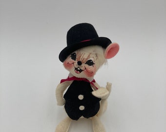 Muñeca ratón Annalee Groom con sombrero Mobiltree Meredith NH 2000 6" de alto Sin etiquetas