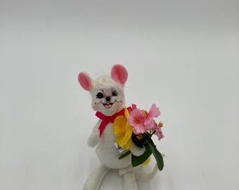 Annalee Spring Flowers Mouse Doll w/ Flowers Mobiltree 2013 5” tall No Tags