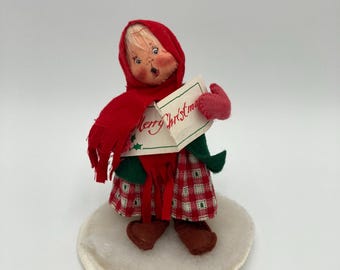 Bambola Annalee Caroler Girl con spartiti Mobiltree Meredith NH 1990 alta 6 pollici senza tag
