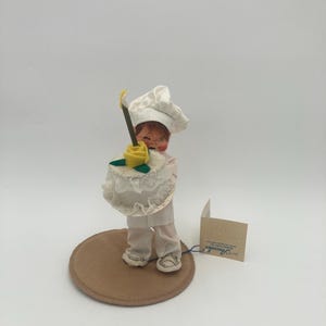 Annalee Baker Kid Doll w/ Birthday Cake Mobiltree Meredith NH 1996 7” tall w/ Tag