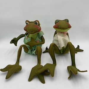 Annalee Girl and Boy Frog Dolls Spring Frog Dolls Mobiltree Meredith NH 1969 13” long No Tags (See Description)