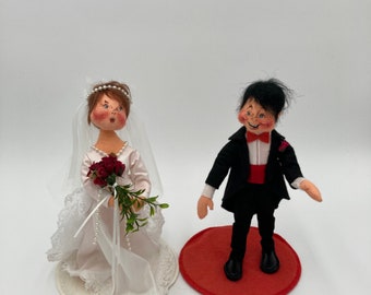 Annalee Blushing Bride and Dashing Groom Dolls Hochzeitspuppen Mobiltree Meredith NH 1997 9 Zoll groß, ohne Etikett