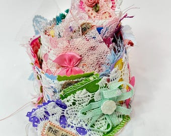 Fabric Snippet roll, Clusters, Patchwork, Lace, Shabby Chic, Vintage, Ephemera, Appliques, snippet, belly band