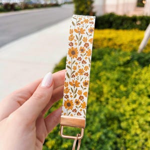 Llavero de girasol con diseño de amor de verano, accesorio femenino para el coche, tarjetero para llaves del coche, bonitos regalos para novias, regalos para ella