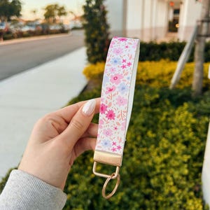 Pulsera Lavender Dream / Llavero de pulsera violeta y rosa para mujer, lindos regalos para novias, accesorios para llaves de coche, llaveros femeninos para mujer