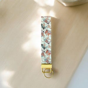Llavero de vaquera costera / llavero con botas de vaquera Llavero de chica de campo Llavero floral para mujer Regalos para ella Lindo llavero femenino