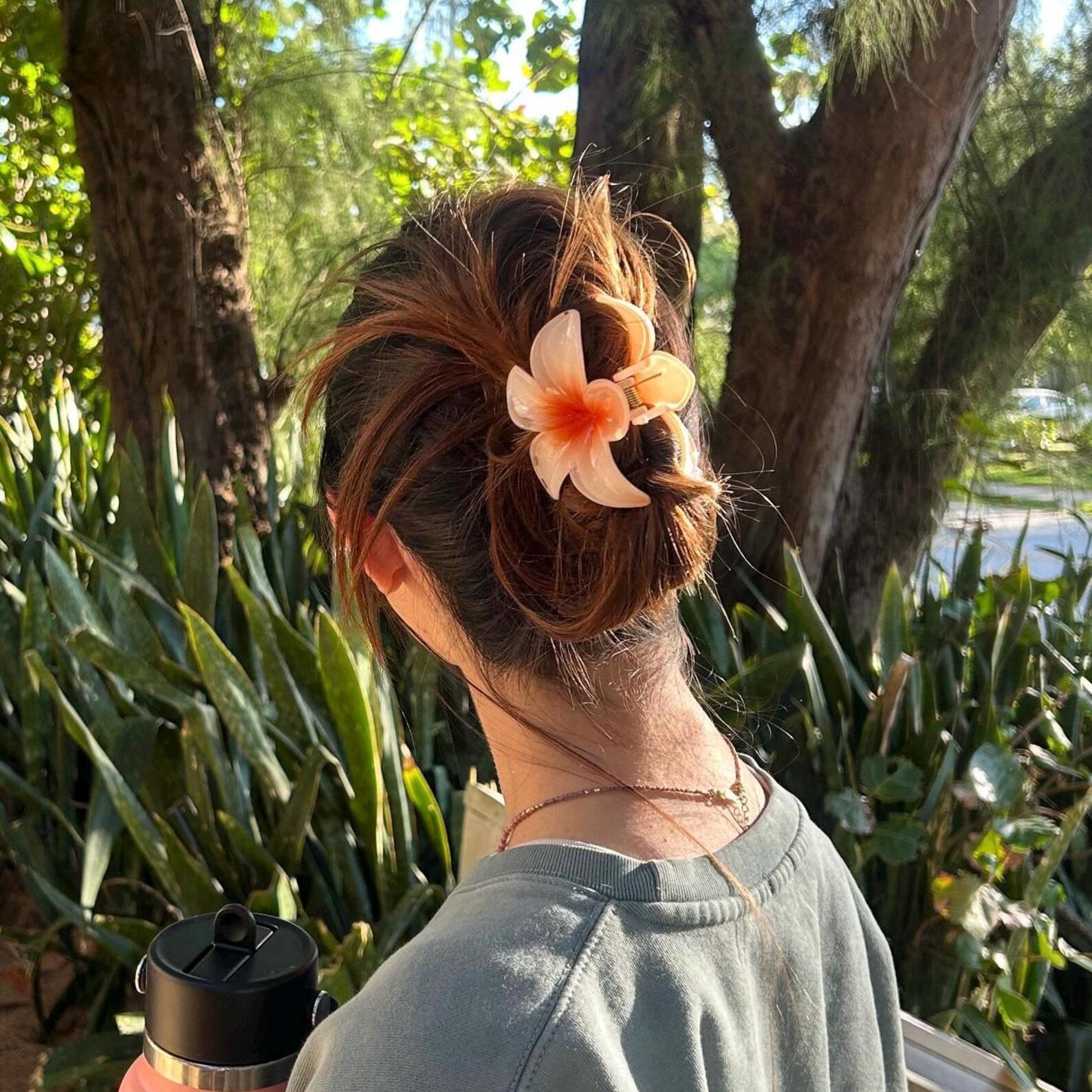 Peach Twisted Hair Clip  With Flower Fur And Pearl