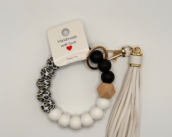 silicone beaded wristlet