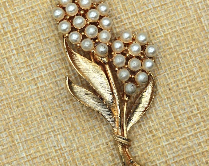 VINTAGE Faux Pearl Berry Bouquet Brooch. Gold Tone Floral Spray Pin. Mid Century Botanical Jewelry