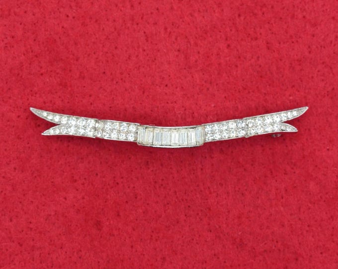 VINTAGE Trifari Crystal Rhinestone Bar Brooch . Curved Ribbon Design . Signed Designer Jewelry