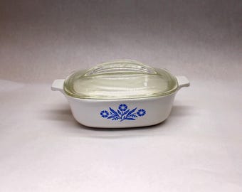 VINTAGE CorningWare 1  qt Casserole w/ Rare Fin-wedge Lid.  Blue Cornflower